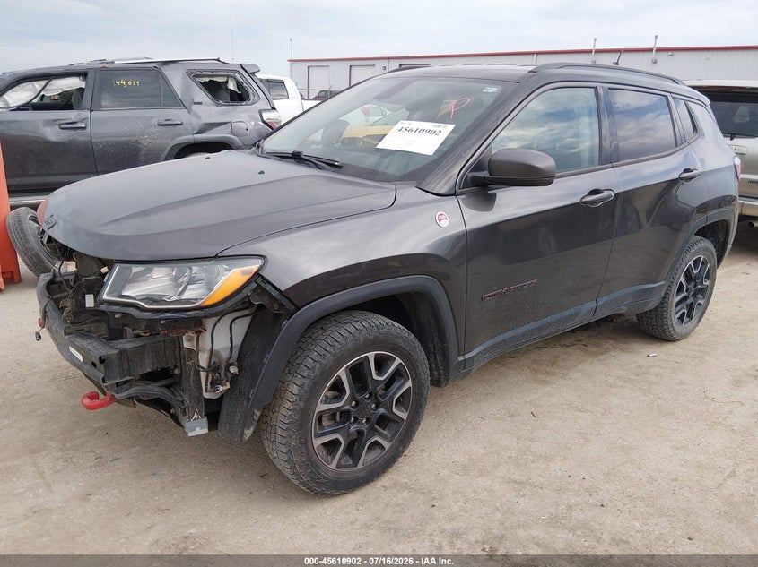 2019 JEEP COMPASS auction photo 2