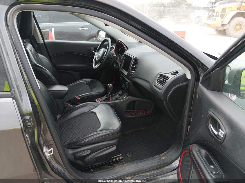 2019 JEEP COMPASS auction photo 5