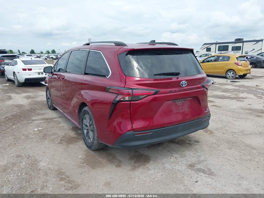 2022 TOYOTA SIENNA auction photo 3
