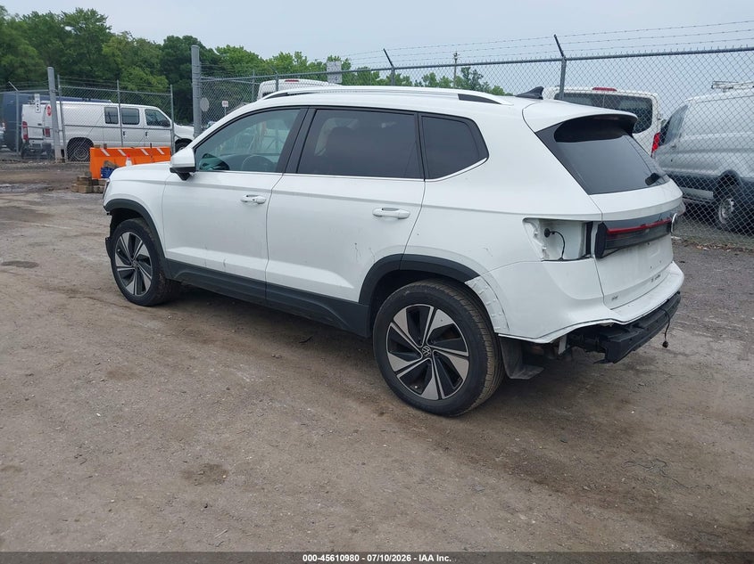 2025 VOLKSWAGEN TAOS auction photo 3