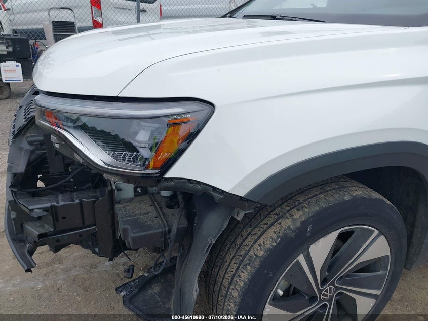 2025 VOLKSWAGEN TAOS auction photo 6