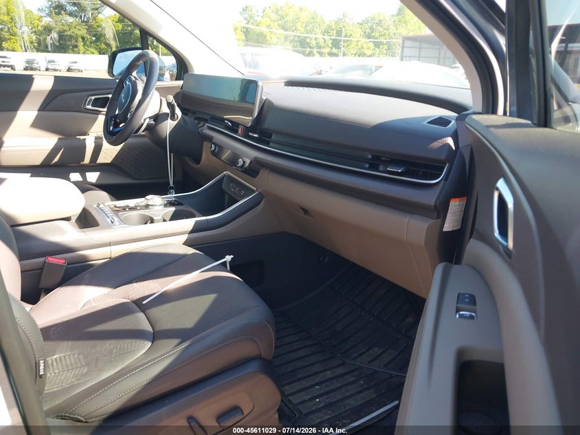 2026 KIA CARNIVAL MPV HYBRID auction photo 5