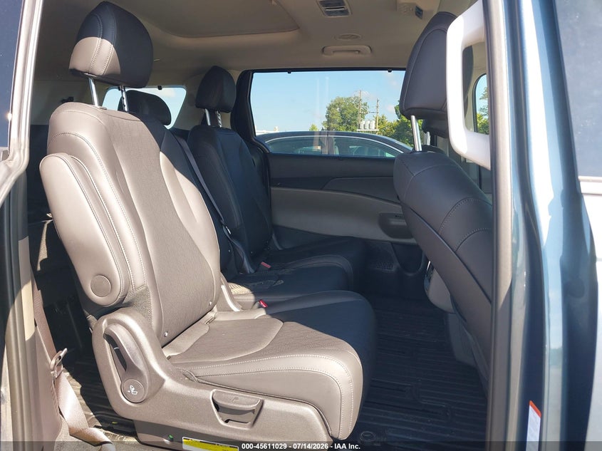 2026 KIA CARNIVAL MPV HYBRID auction photo 8