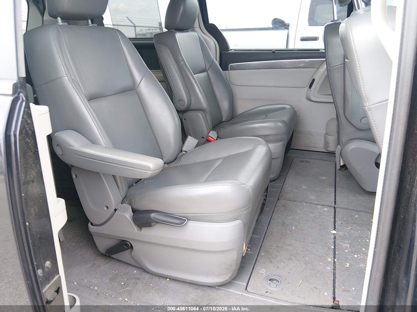 2010 Volkswagen Routan Se VIN: 2V4RW3D13AR272288 Lot: 45611064