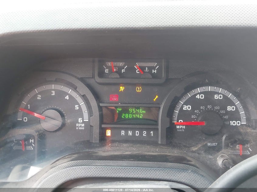 2008 Ford E-350 Super Duty Xl/Xlt VIN: 1FBNE31LX8DB00424 Lot: 45611128