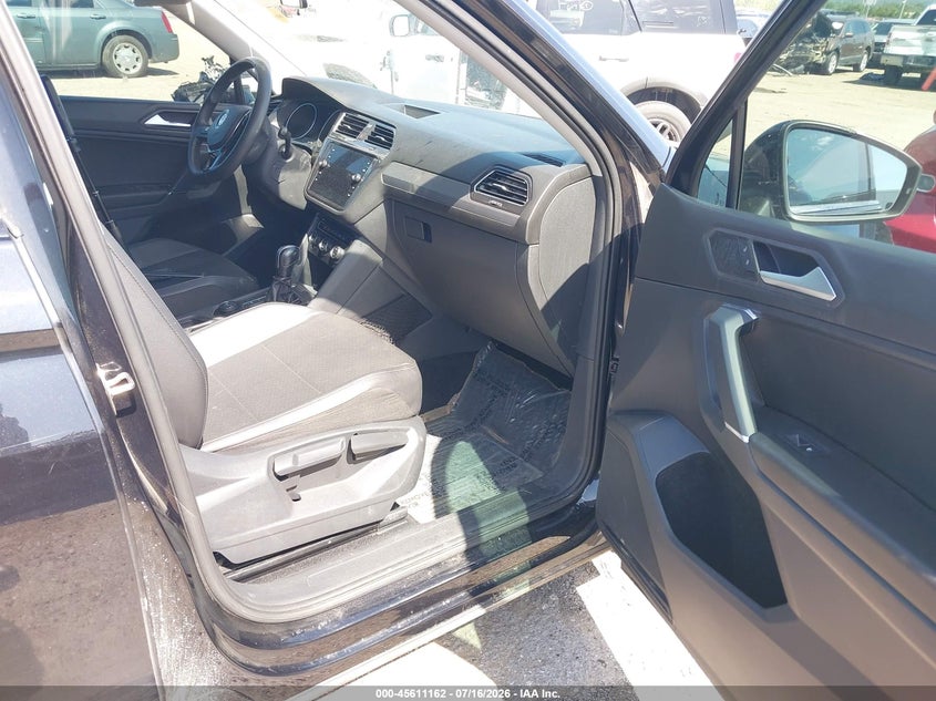 2020 VOLKSWAGEN TIGUAN auction photo 5