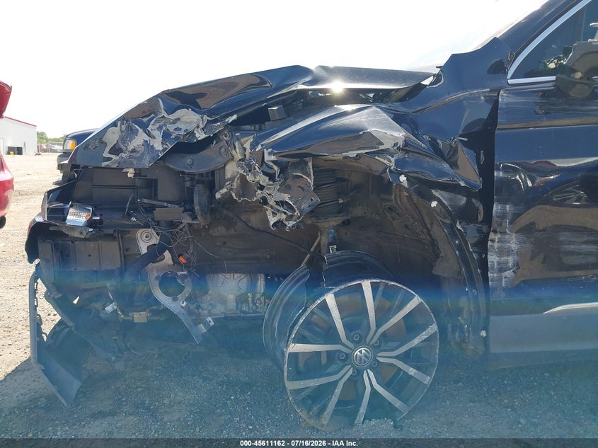 2020 VOLKSWAGEN TIGUAN auction photo 6