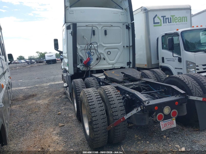 2021 FREIGHTLINER NEW CASCADIA 126 auction photo 3