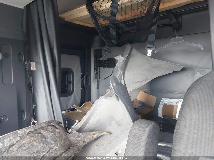 2021 FREIGHTLINER NEW CASCADIA 126 auction photo 6