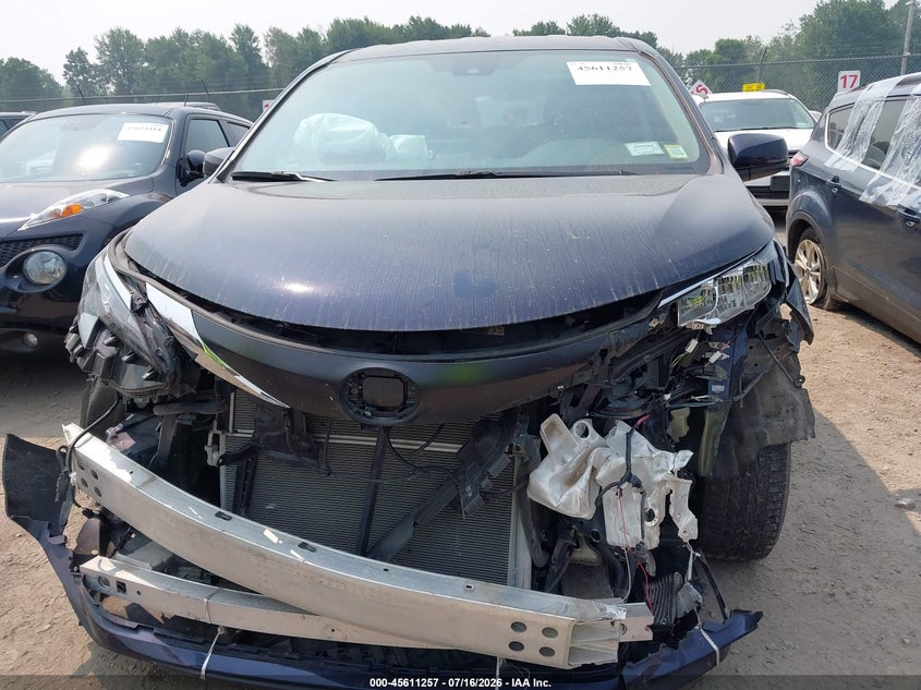 TOYOTA SIENNA - zdjęcie 6