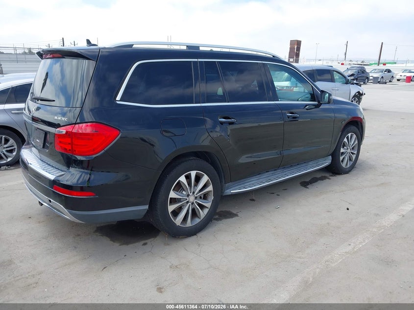 2016 MERCEDES-BENZ GL 350 BLUETEC auction photo 4