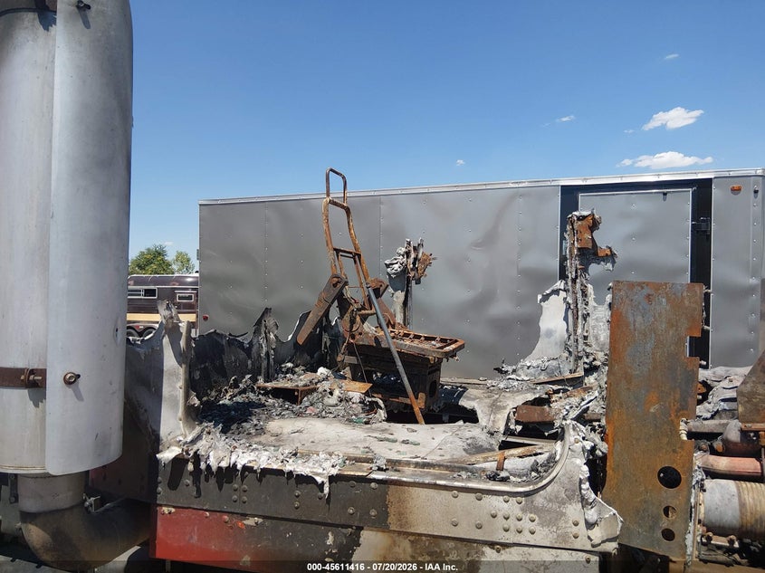 2004 KENWORTH CONSTRUCTION auction photo 8