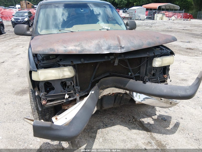 2003 CHEVROLET SUBURBAN 1500 auction photo 6