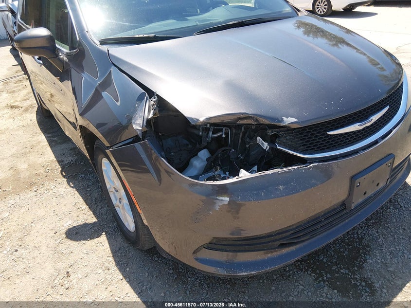 2020 CHRYSLER VOYAGER auction photo 6