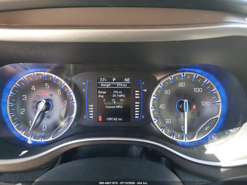 2020 CHRYSLER VOYAGER auction photo 7