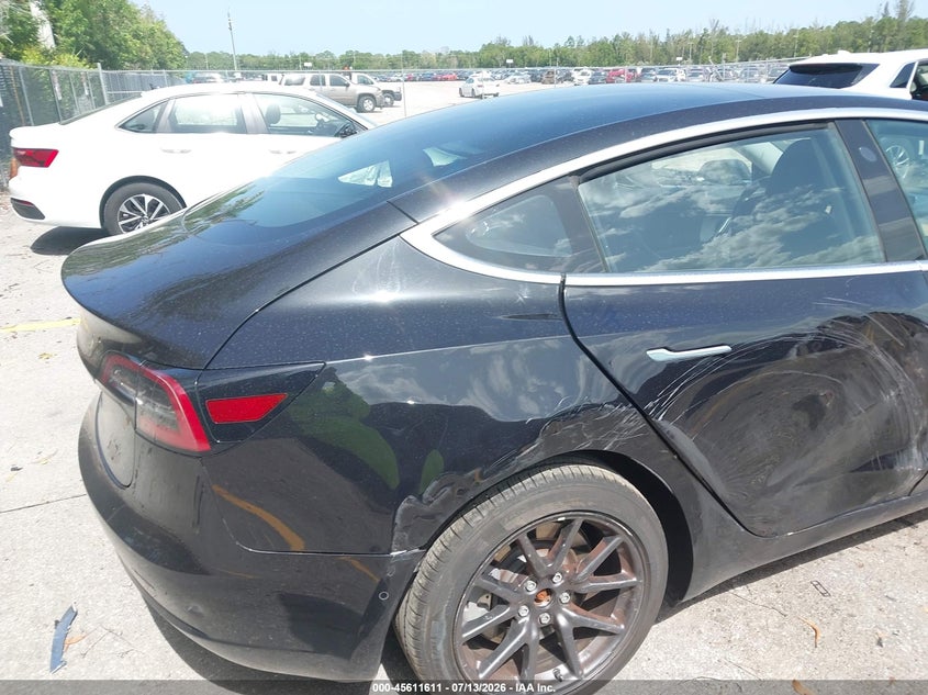 2018 Tesla Model 3 Long Range/Mid Range VIN: 5YJ3E1EA0JF089108 Lot: 45611611