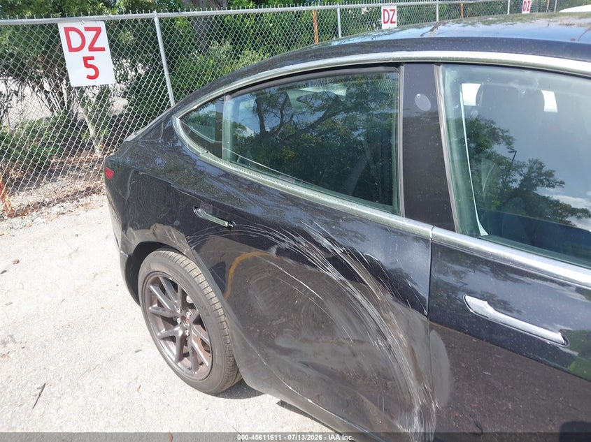 2018 Tesla Model 3 Long Range/Mid Range VIN: 5YJ3E1EA0JF089108 Lot: 45611611