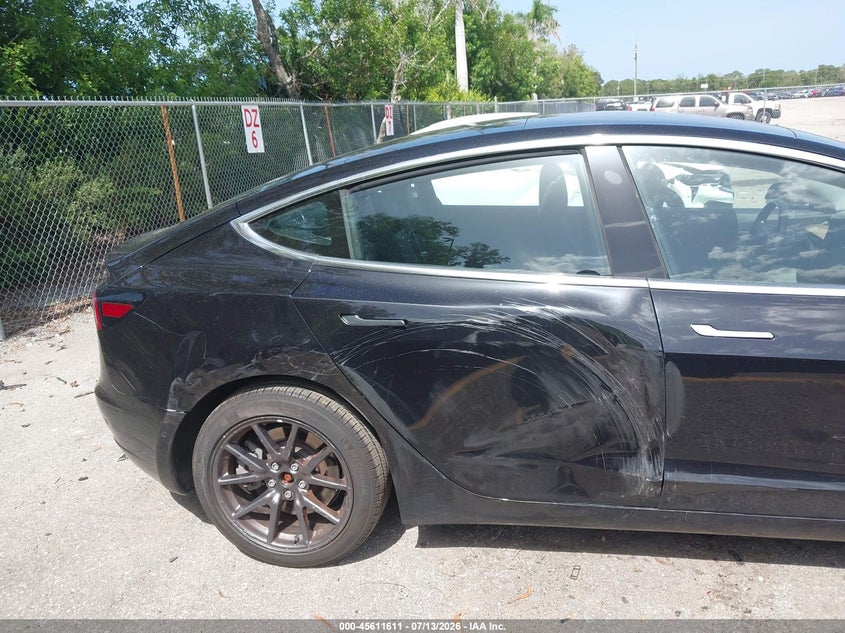 2018 Tesla Model 3 Long Range/Mid Range VIN: 5YJ3E1EA0JF089108 Lot: 45611611