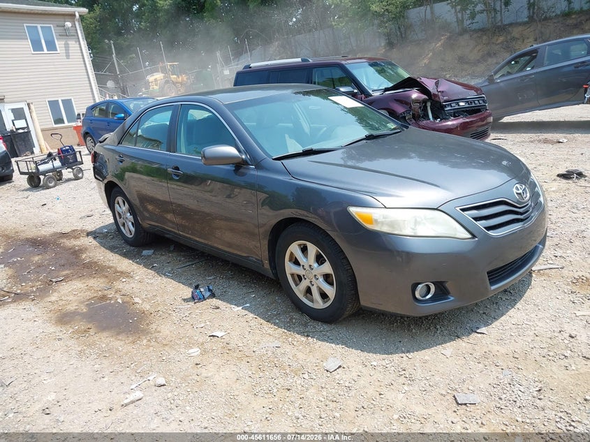 2011 TOYOTA CAMRY LE