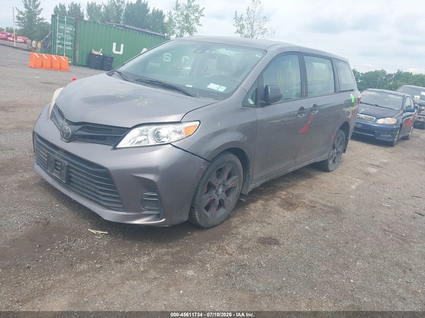 2018 Toyota Sienna, Обычный износ, IAAI, VIN 5TDZZ3DC8JS965724 — фото 2