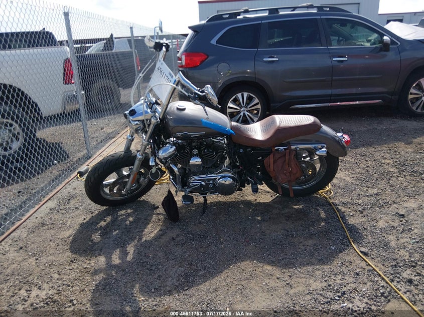 2016 Harley-Davidson Xl1200 C VIN: 1HD1CT316GC411637 Lot: 45611753