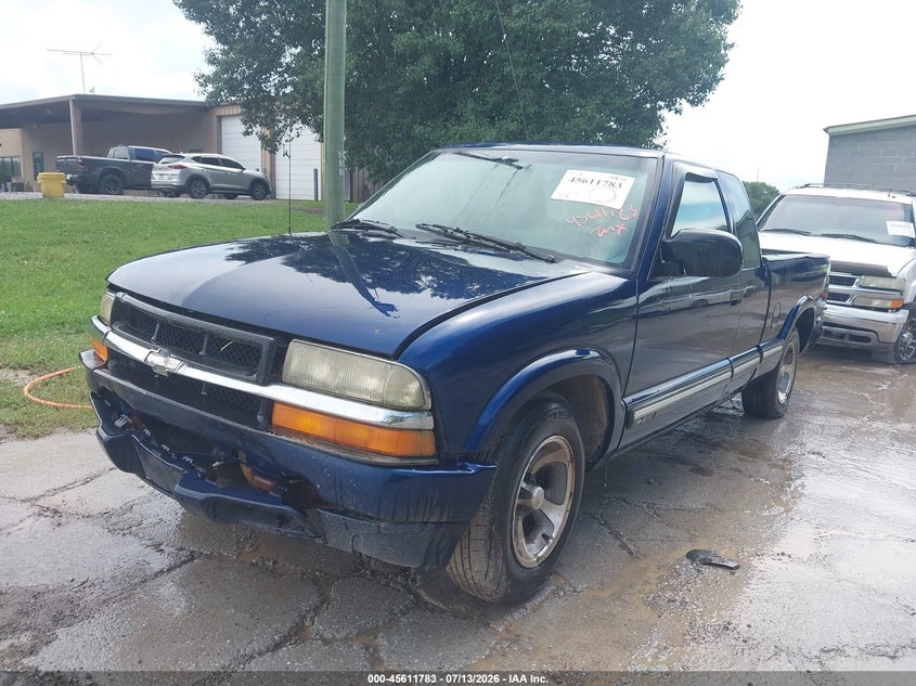 2001 CHEVROLET S-10 auction photo 2