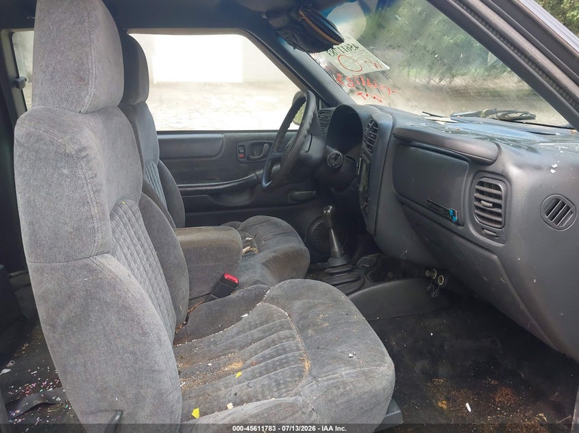 2001 CHEVROLET S-10 auction photo 5