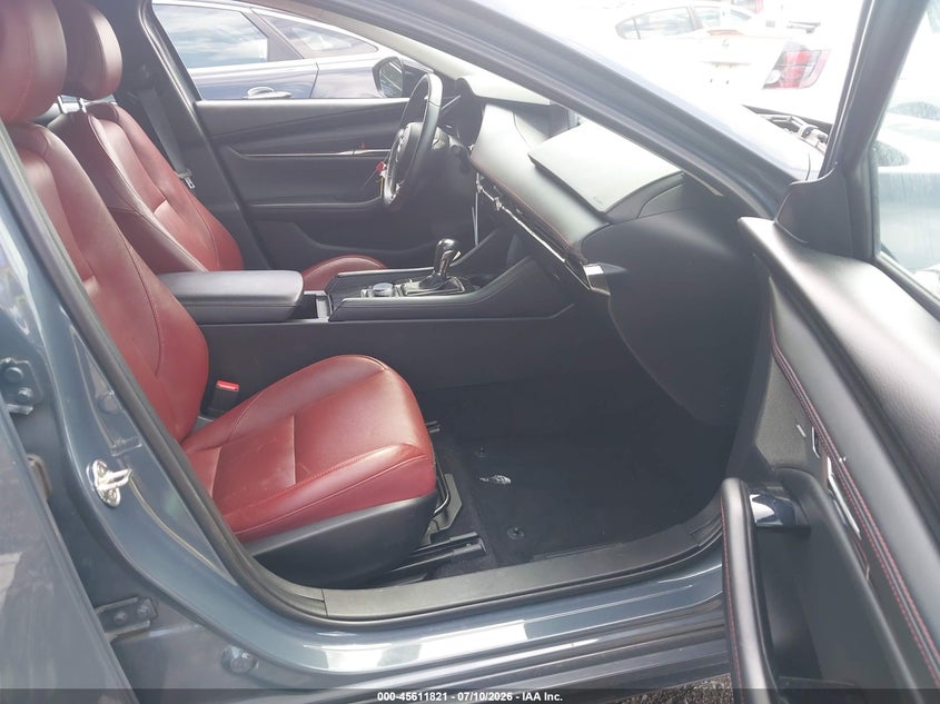 2023 MAZDA MAZDA3 auction photo 5