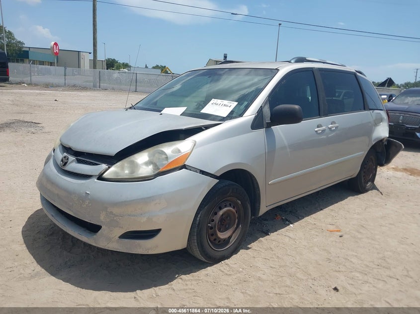 2008 TOYOTA SIENNA auction photo 2