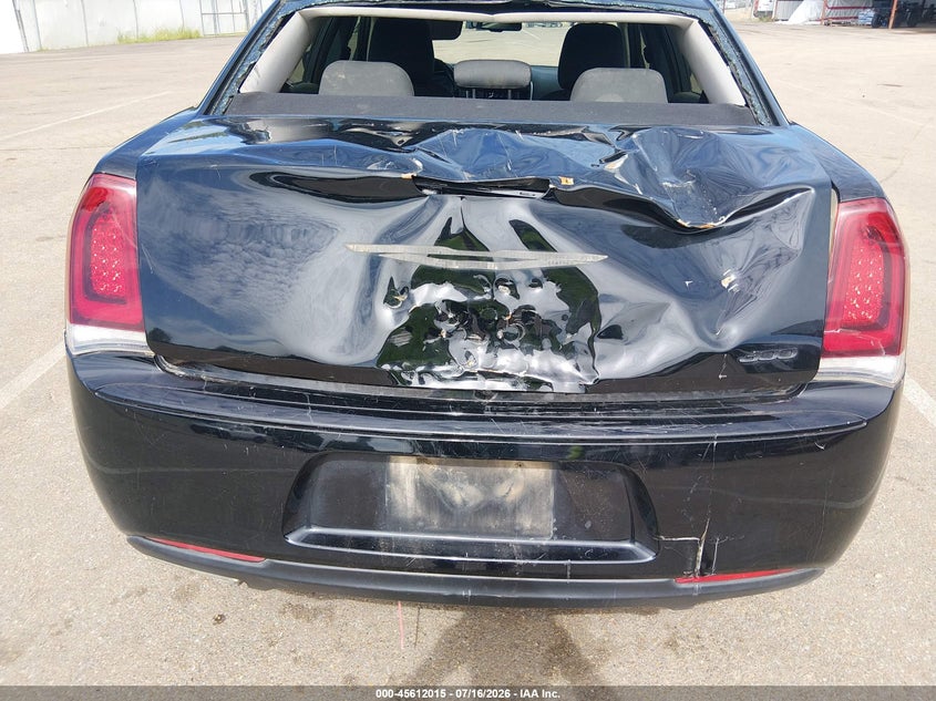 2020 Chrysler 300 Touring VIN: 2C3CCAAGXLH233555 Lot: 45612015