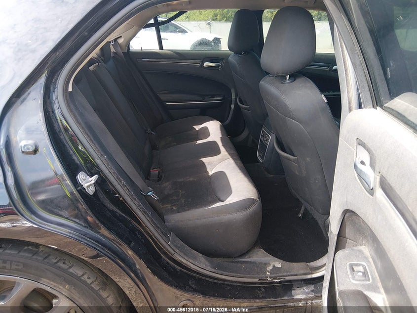 2020 Chrysler 300 Touring VIN: 2C3CCAAGXLH233555 Lot: 45612015