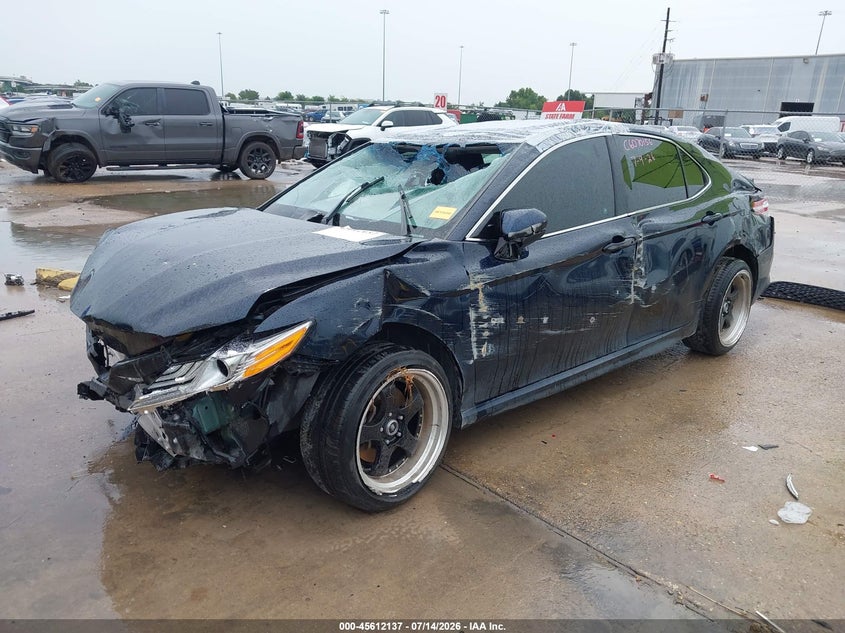 2020 TOYOTA CAMRY auction photo 2