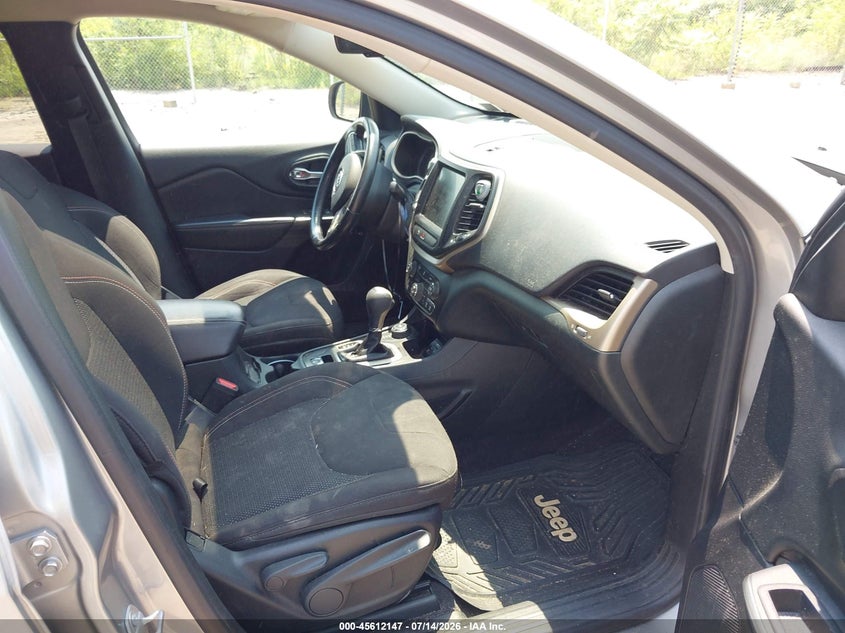 2016 JEEP CHEROKEE auction photo 5