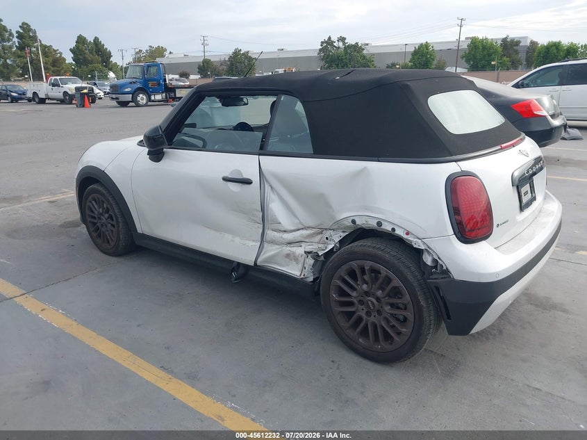 Vin: wmw23gx02s2x58442, lot: 46110682, mini convertible s signature trim 20253