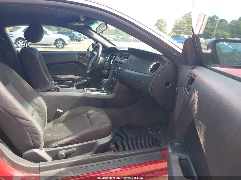 2013 FORD MUSTANG auction photo 5
