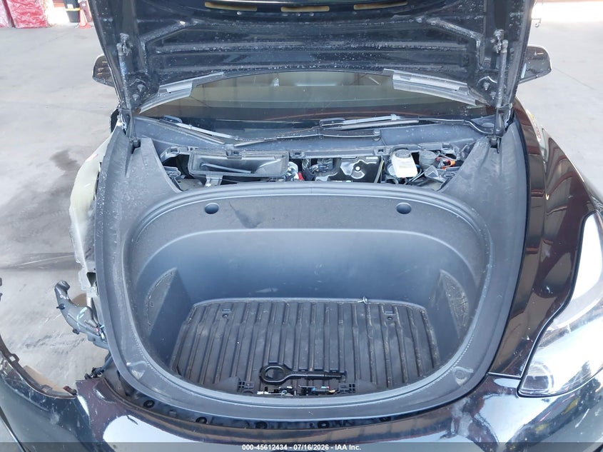 TESLA MODEL 3 - zdjęcie 10
