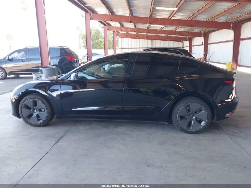 TESLA MODEL 3 - zdjęcie 15