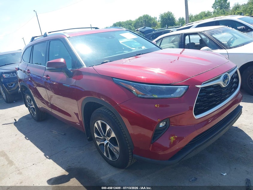 2021 TOYOTA HIGHLANDER auction photo 1