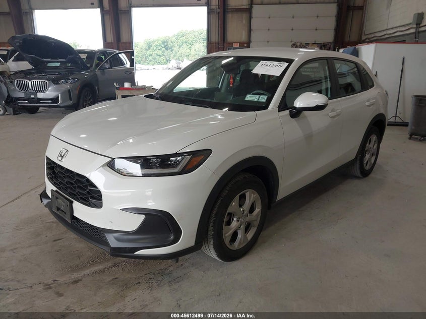 2025 Honda Hr-V Awd Lx, Right Front, IAAI, VIN 3CZRZ2H30SM704037 — photo 2