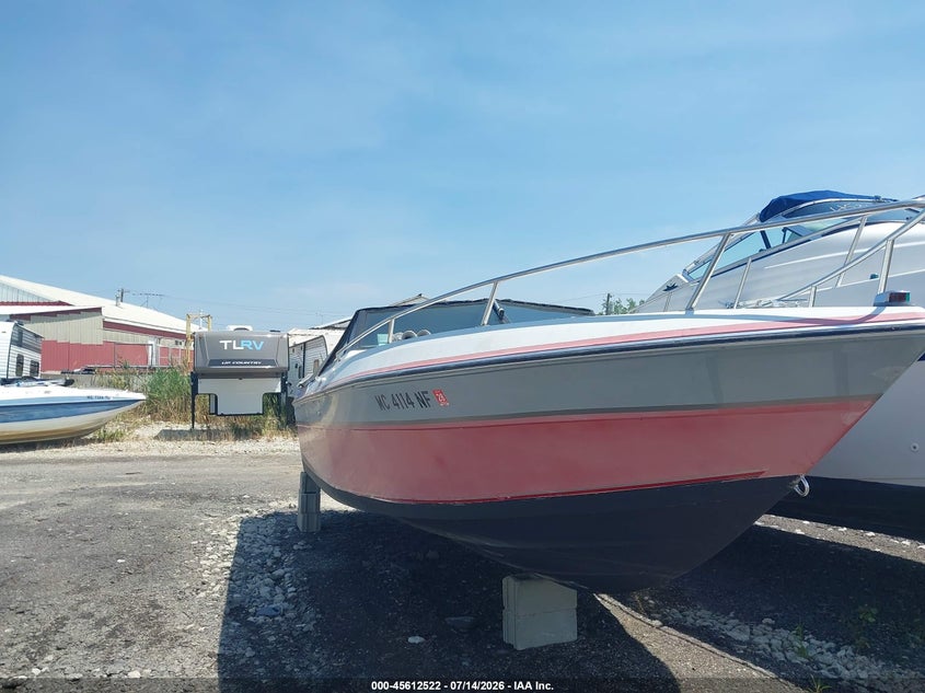 1986 CHAPARRAL 23' auction photo 1