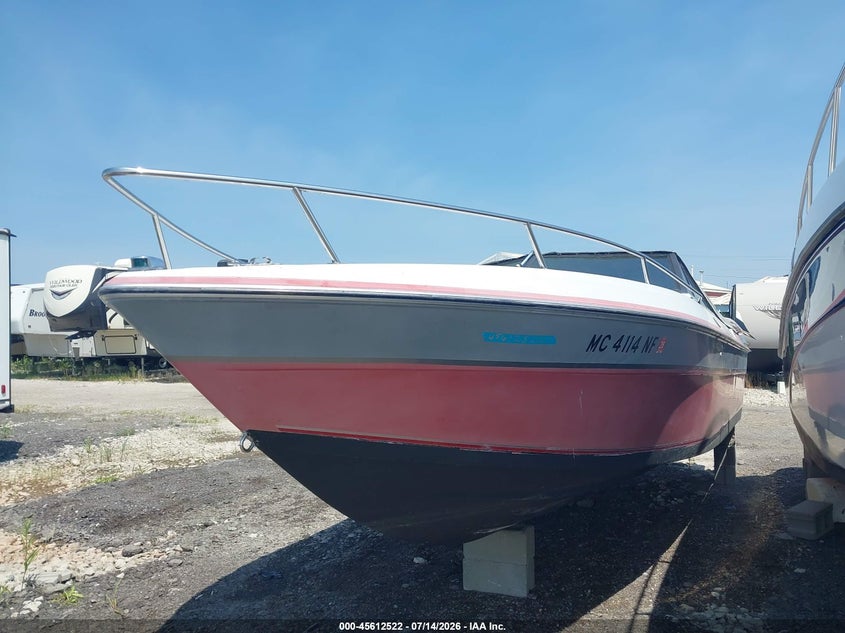 1986 CHAPARRAL 23' auction photo 2