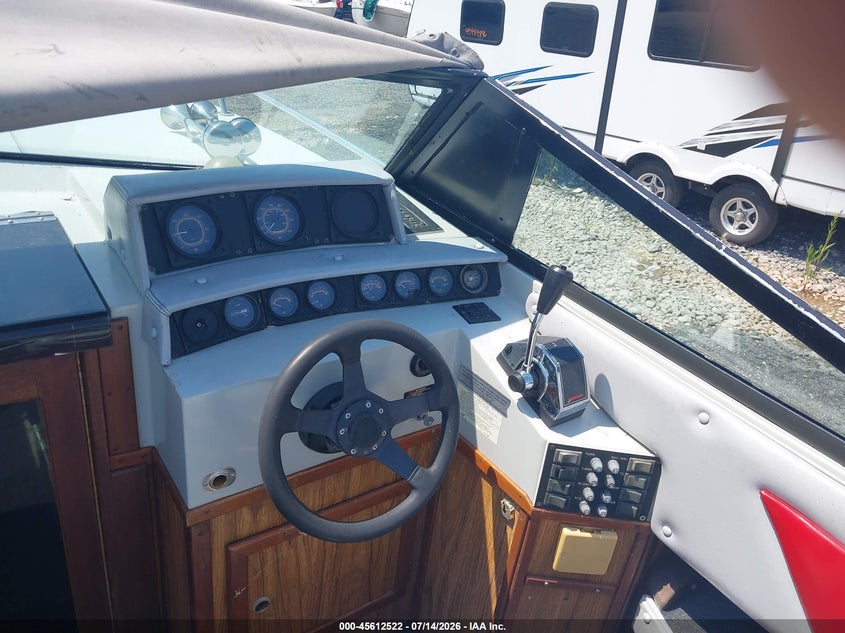 1986 CHAPARRAL 23' auction photo 7