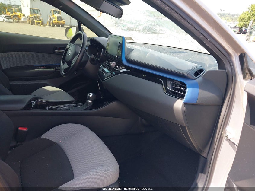 2019 TOYOTA C-HR auction photo 5