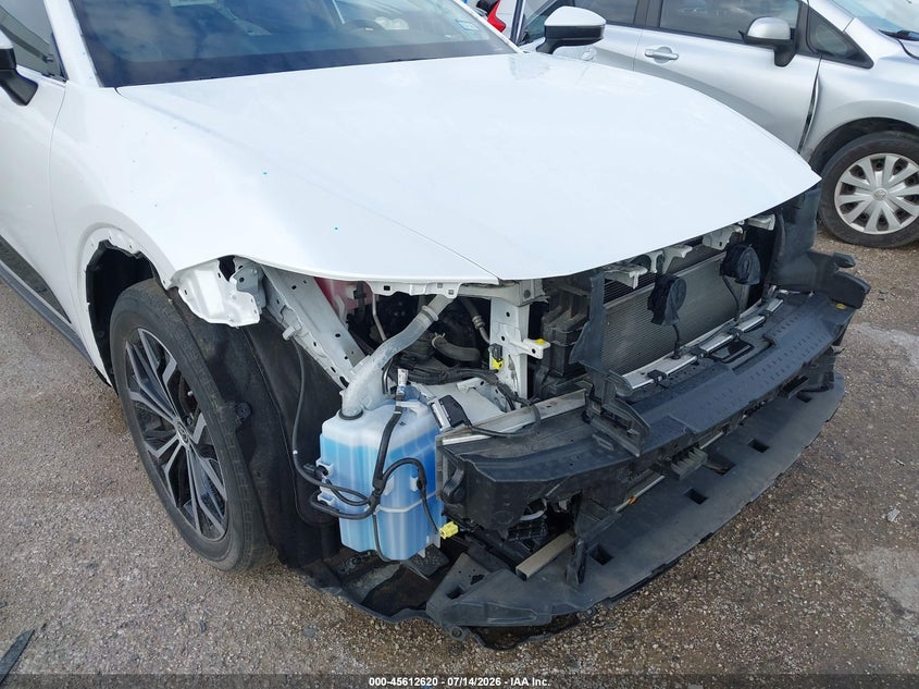 2024 TOYOTA CROWN auction photo 6