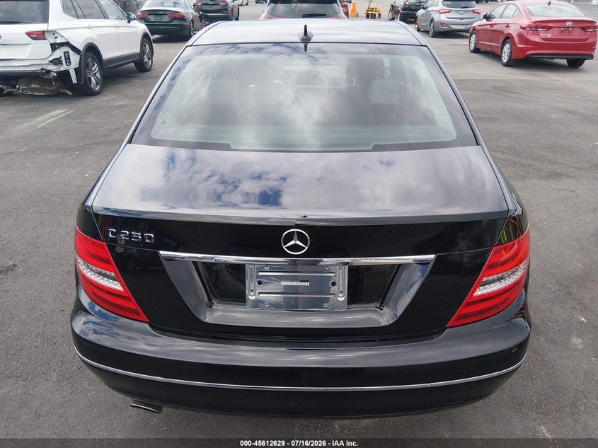 2013 Mercedes-Benz C 250 Luxury VIN: WDDGF4HB7DA780952 Lot: 45612629