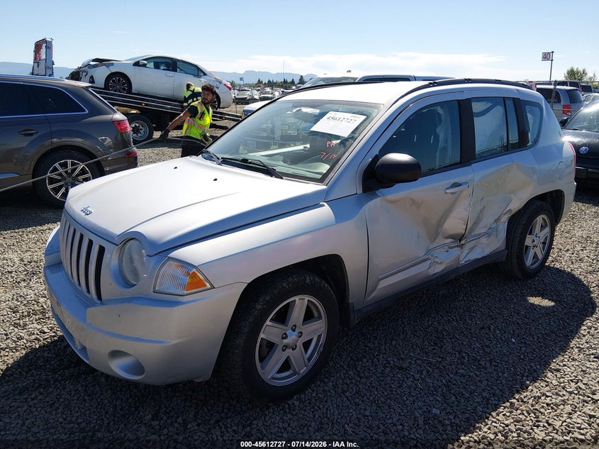 2010 Jeep Compass, Левый бок, IAAI, VIN 1J4NF4FB7AD649321 — фото 2