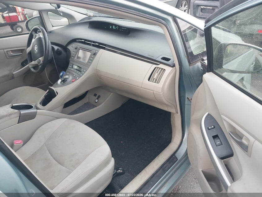 2013 TOYOTA PRIUS auction photo 5