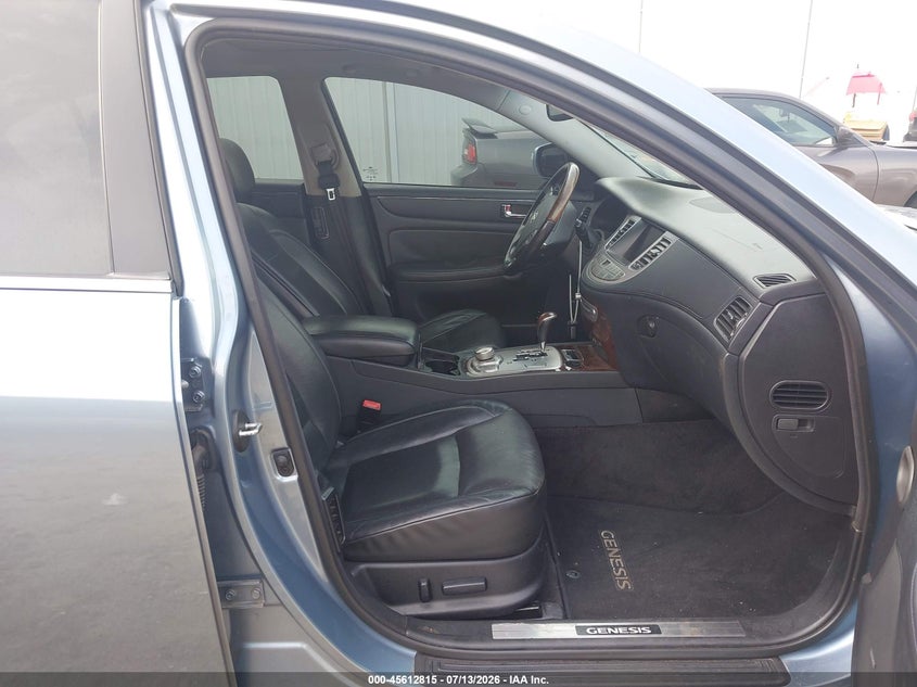 2009 HYUNDAI GENESIS auction photo 5