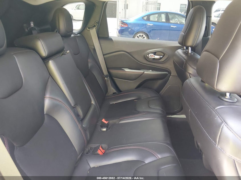 2020 JEEP CHEROKEE auction photo 8