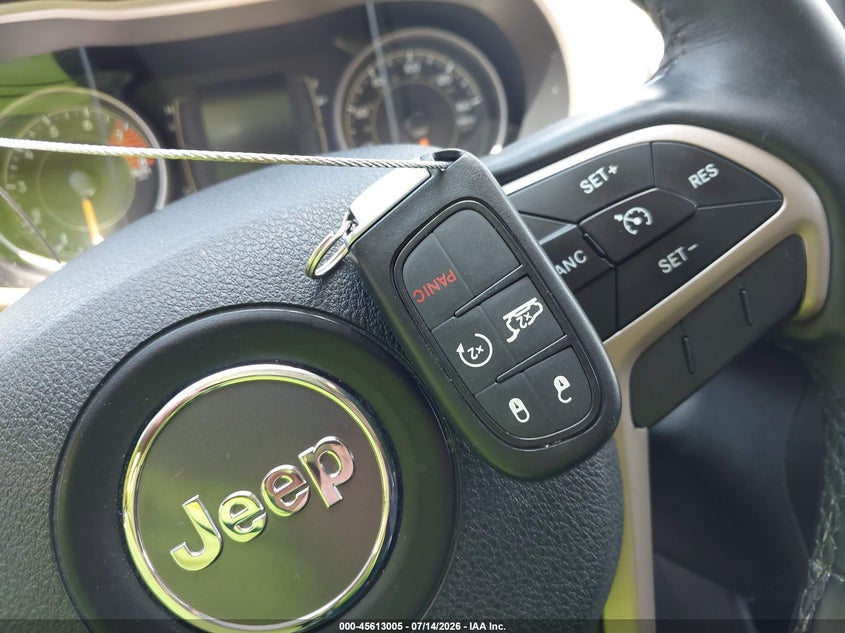 2016 Jeep Cherokee Latitude VIN: 1C4PJMCS0GW373529 Lot: 45613005